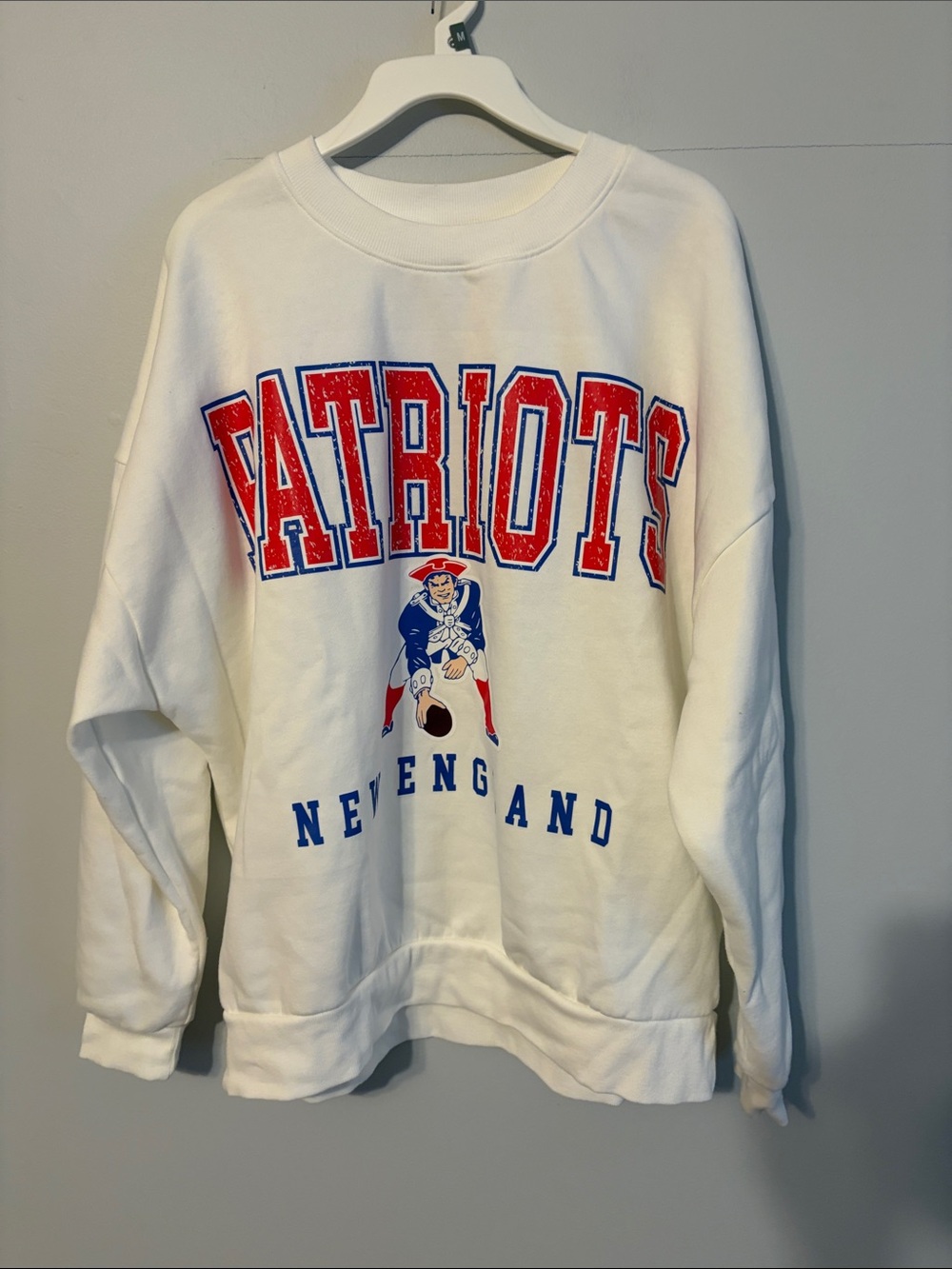 White Patriots Graphic Sweatshirt - New England. Large. EUC.